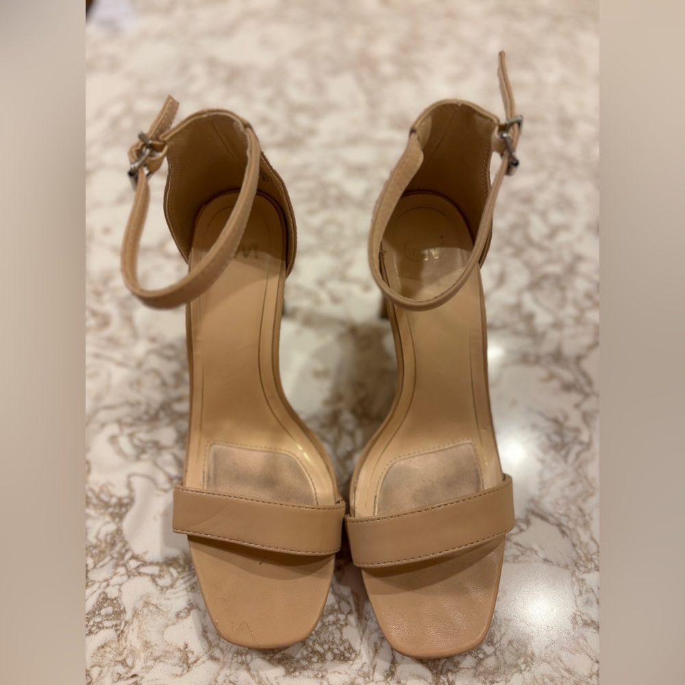 Chelsea Moreland Isabella Strappy Heels in Nude size 9